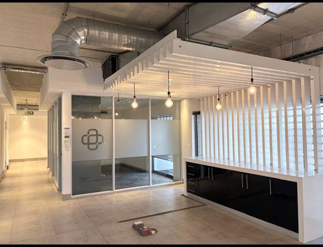 1,348M² OFFICE TO LET IN VORNA VALLEY